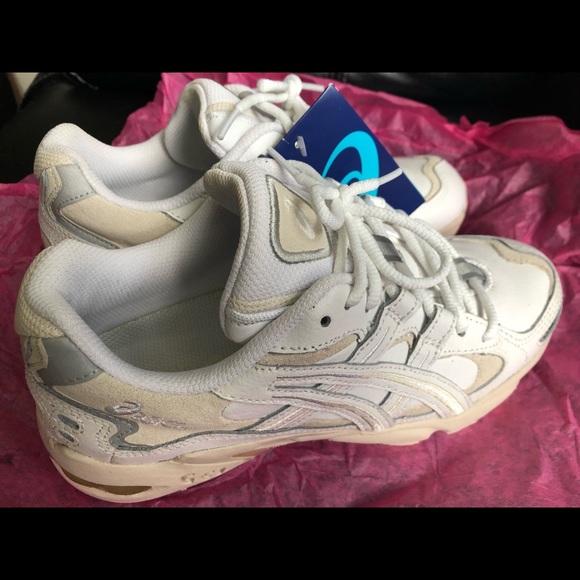 ASICS Gel Kayano 5 6.5 - 7 Beige Cream Chunky Soles Duomax as shown in Lululemon - Picture 9 of 12